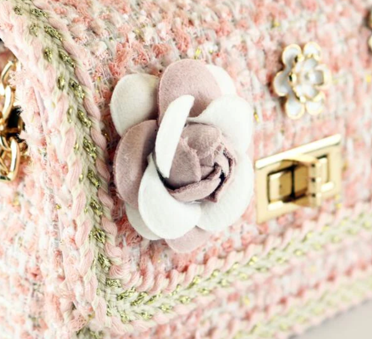 B1306A - Floral Brooch Tweed Purse - Pink