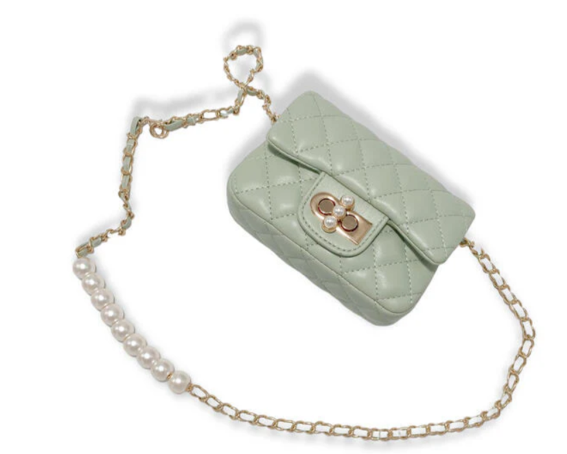 B1337T - Pearl Closure Quilted Purse