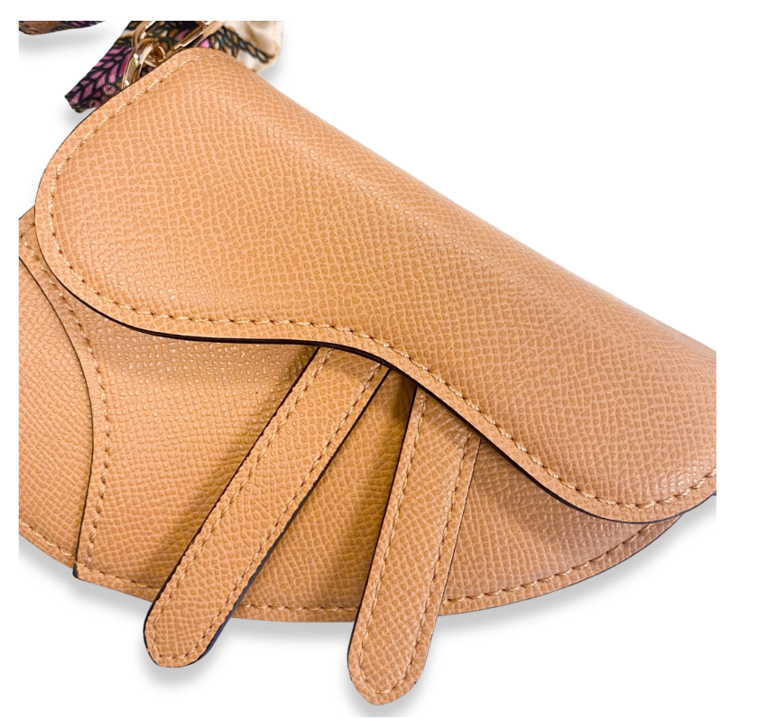 B1309BE - Brown Saddle Purse