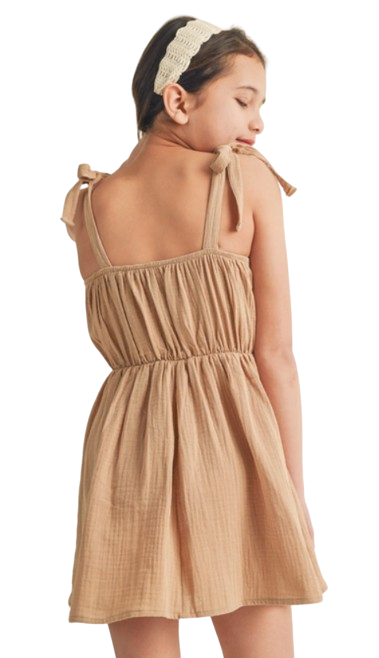 KD2544TA - Vestido corto de crochet con lazo en los hombros y corazón y flecha