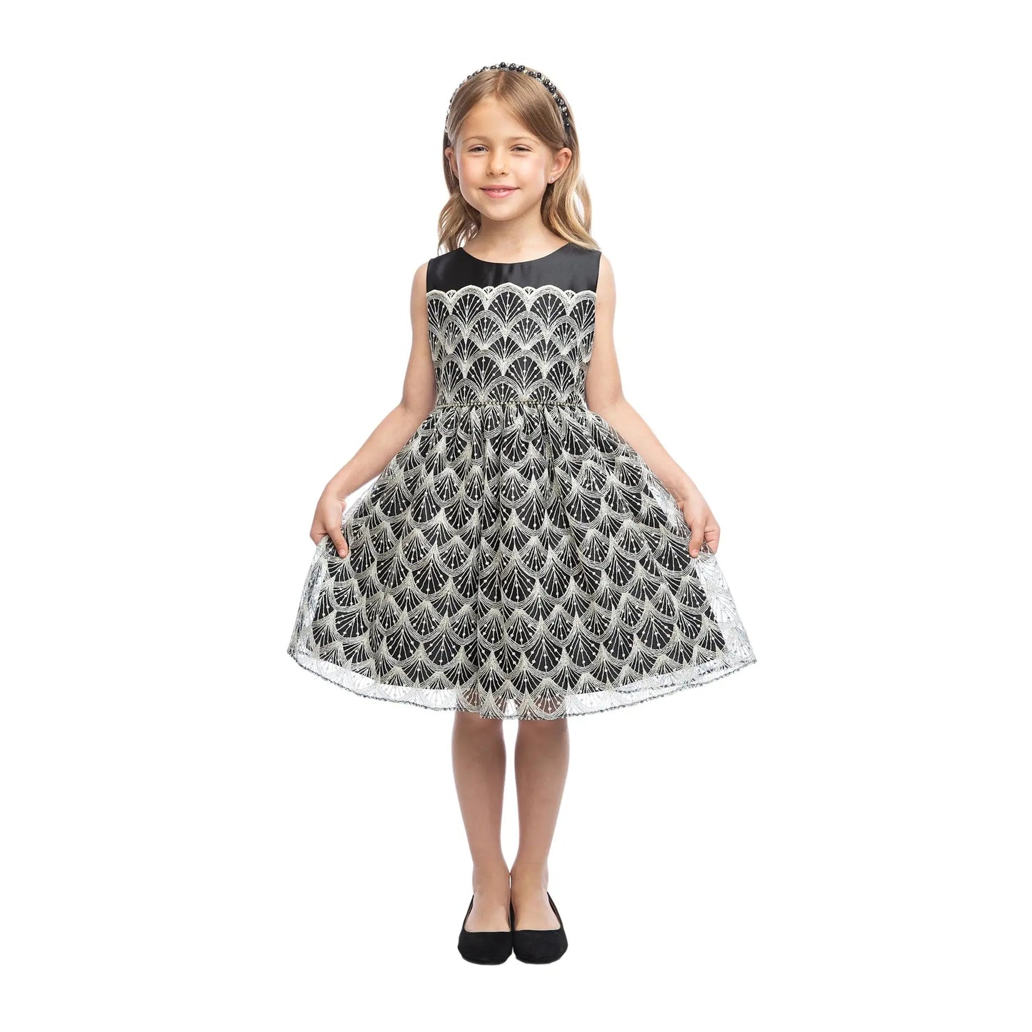 SK810 - Gold metallic fan embroidered lace with satin Cadiz Boutique, Inc.