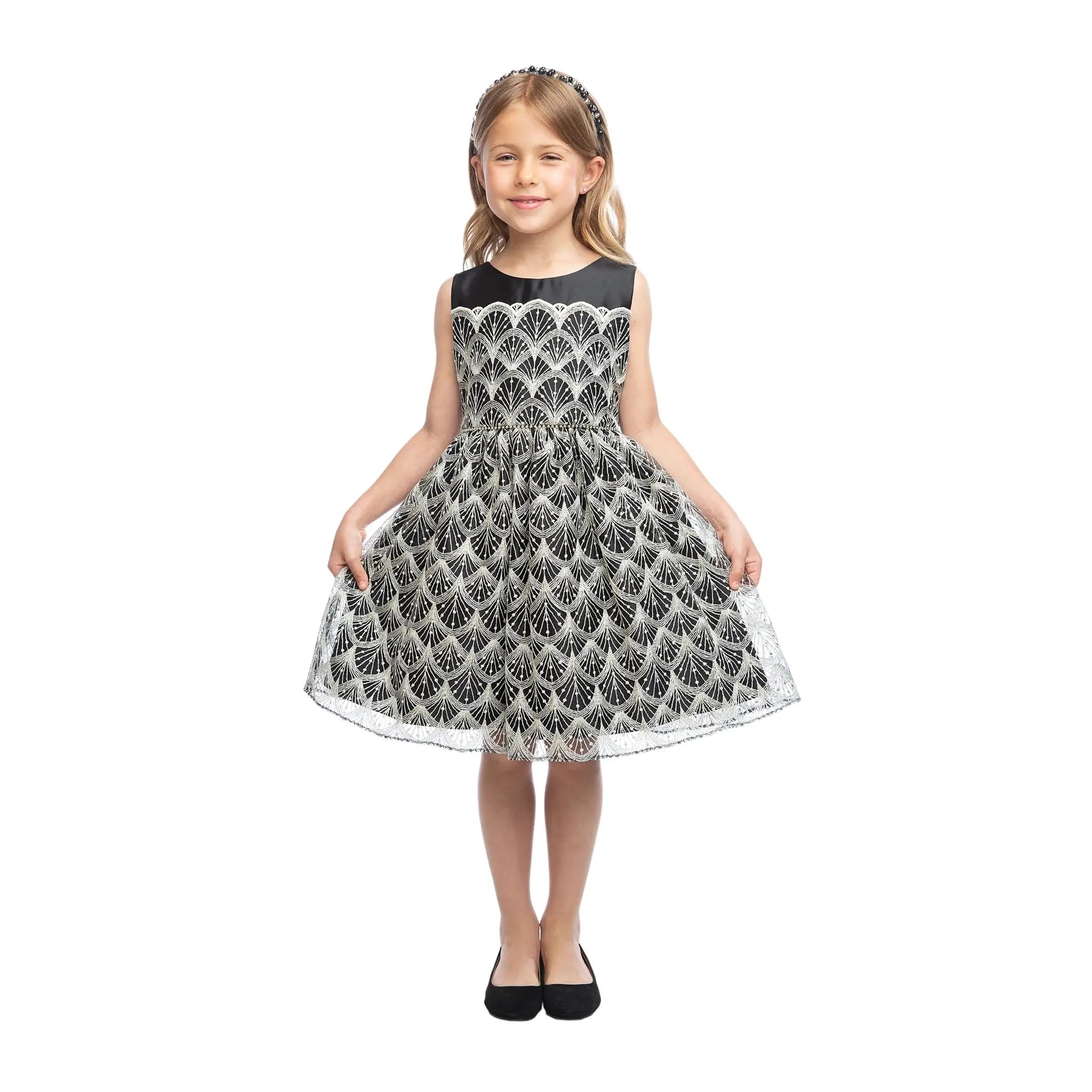 SK810 - Gold metallic fan embroidered lace with satin Cadiz Boutique, Inc.