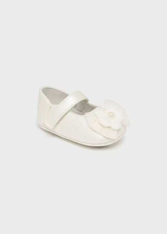 Mayoral 9454N - Mary Jane style Shoes with flower Off White Cadiz Boutique, Inc.